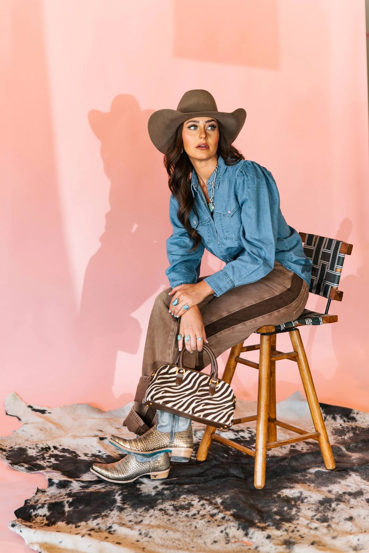 OUT OF LINE JEANS MOCHA